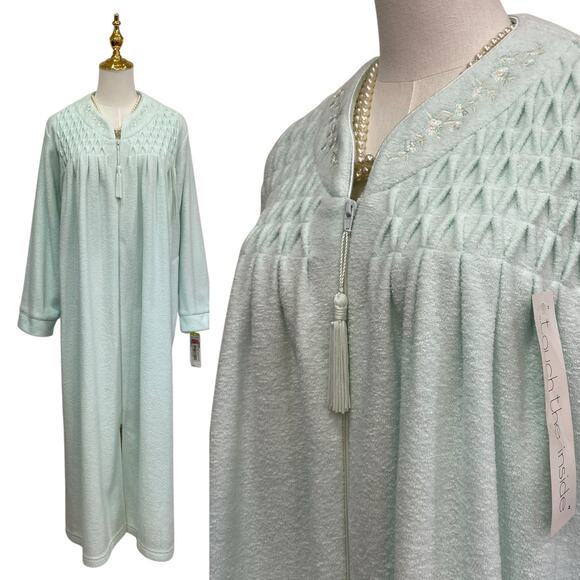 NWT Miss Elaine Green Tassel Zipper Front Housecoat Kaftan Robe Women’s size PM - Picture 1 of 2